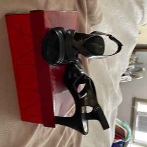 Aerosols never worn heels